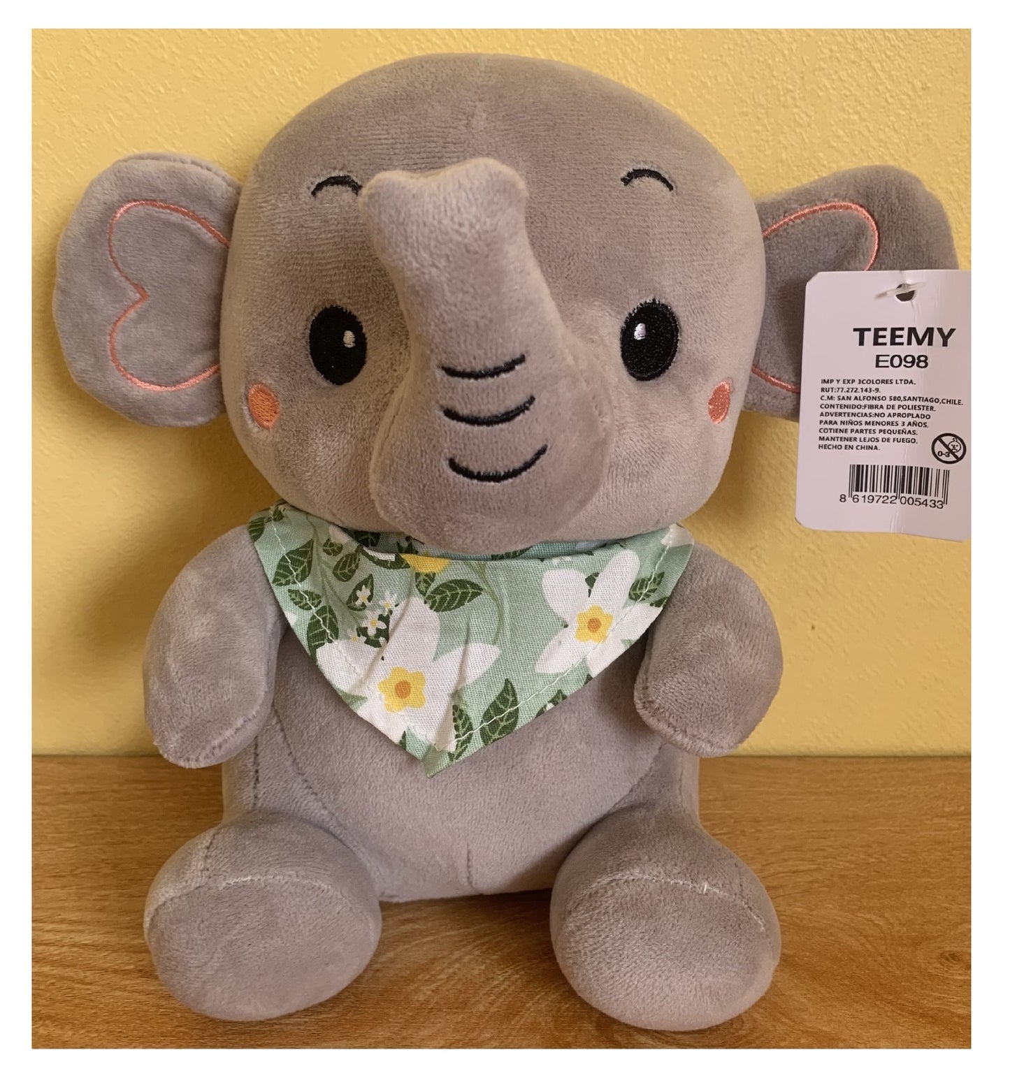 Peluche Elefante Con Pañuelo Kawaii De Felpa Suave 18cm